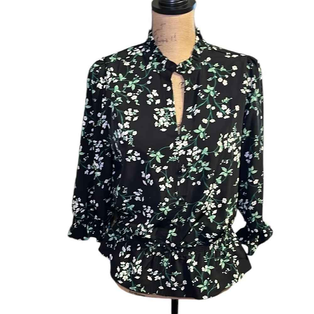 Karl Lagerfeld Ditzy Daisies Peplum Ruffled Collar Smocked Blouse - Picture 2 of 8